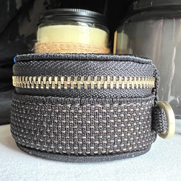 ROTHY’S ‘The Round Pouch” in Black and Gold - Picture 3 of 11